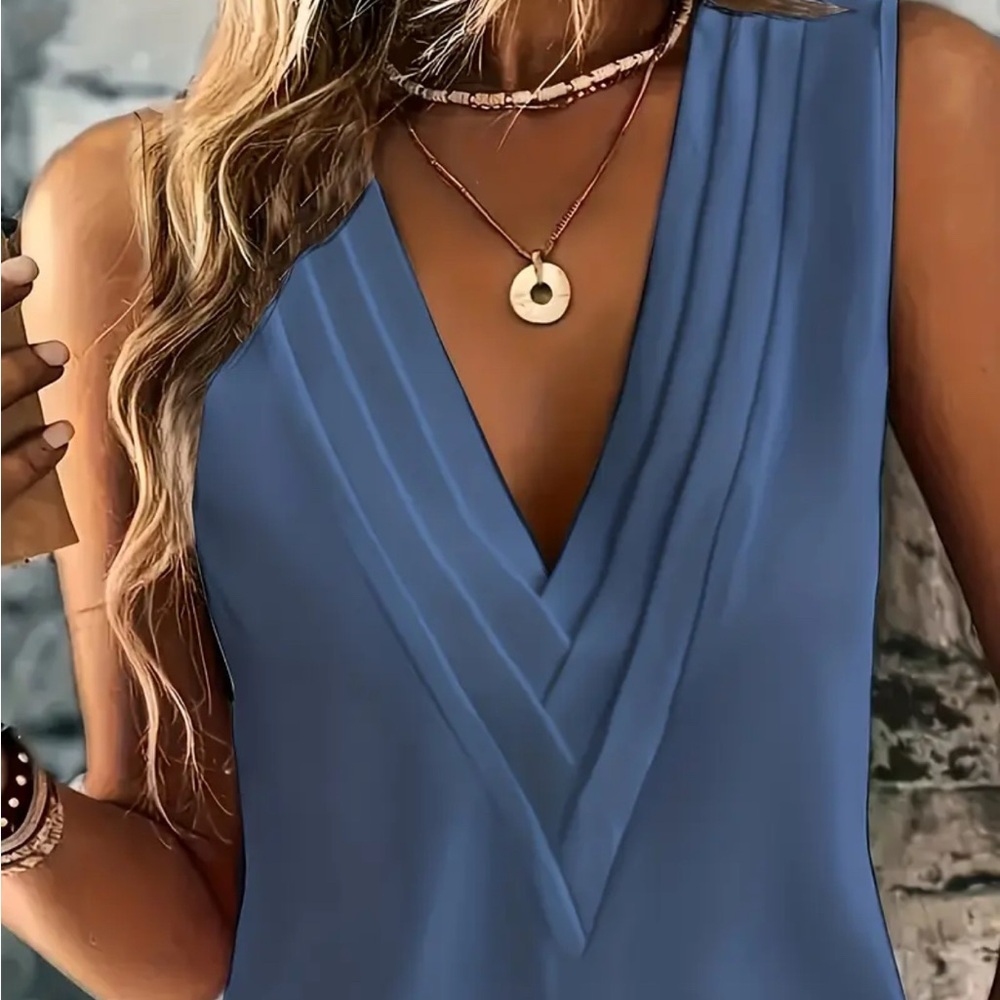 NWOT Women's Spring Pleated V-Neck Elegant Shirt Vest, Casual Sleeveless